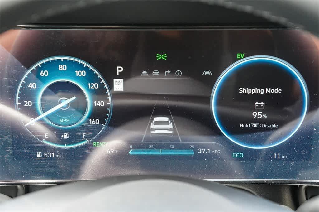Thumbnail: 2025 Hyundai Elantra - 25