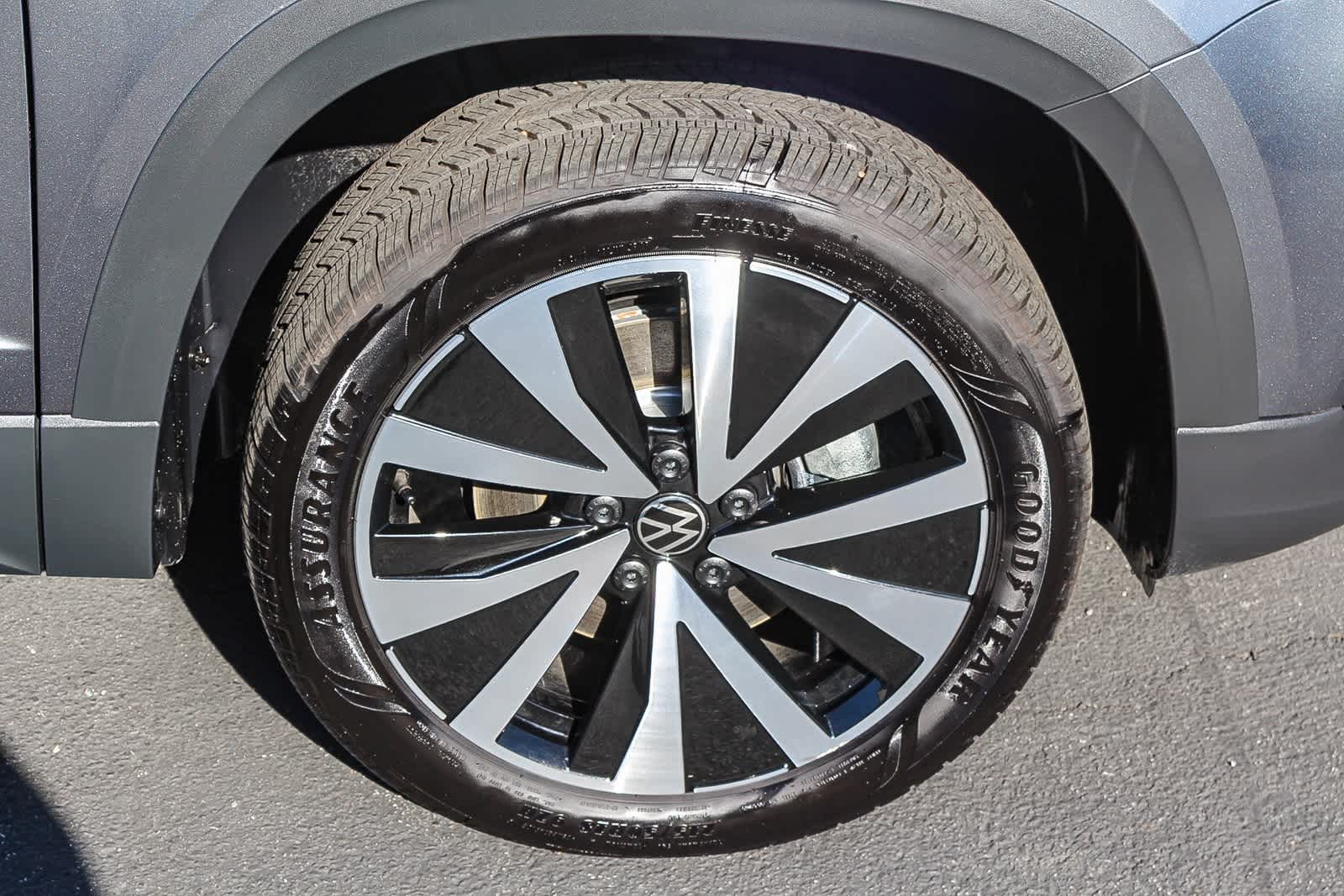 Thumbnail: 2024 Volkswagen Taos - 14