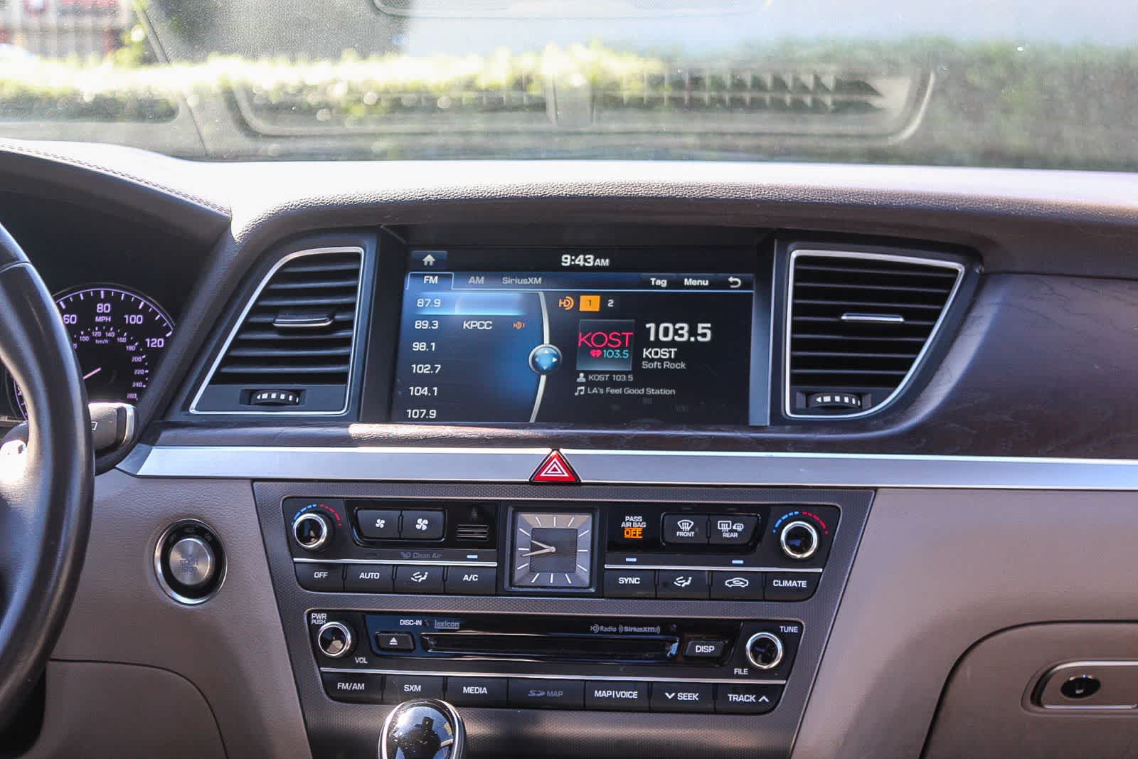 Thumbnail: 2017 Genesis G80 - 21