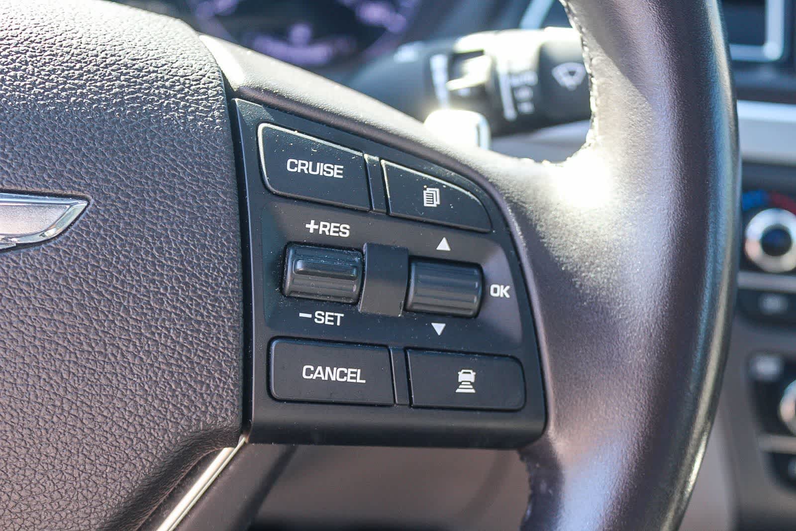 Thumbnail: 2017 Genesis G80 - 34