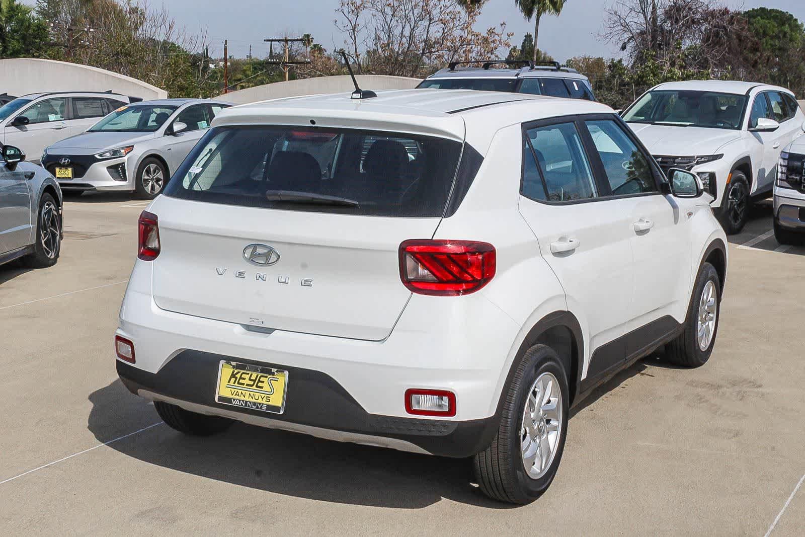 Thumbnail: 2026 Hyundai Venue - 4