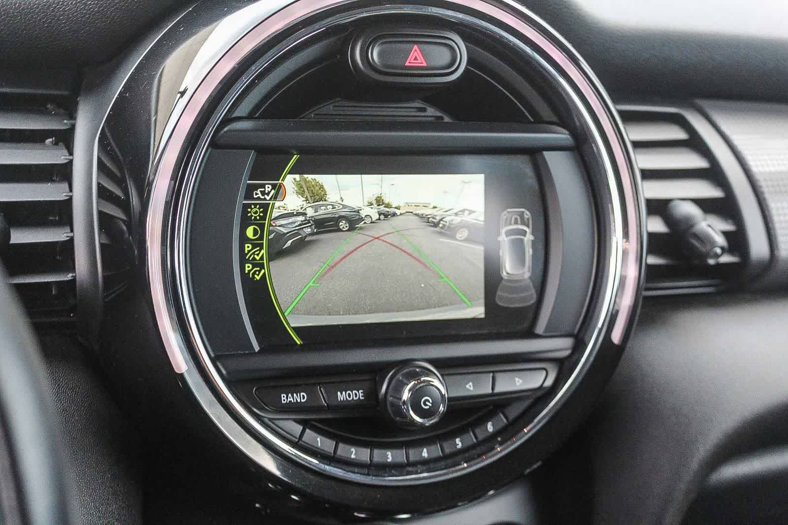 Thumbnail: 2017 MINI Cooper Hardtop - 32