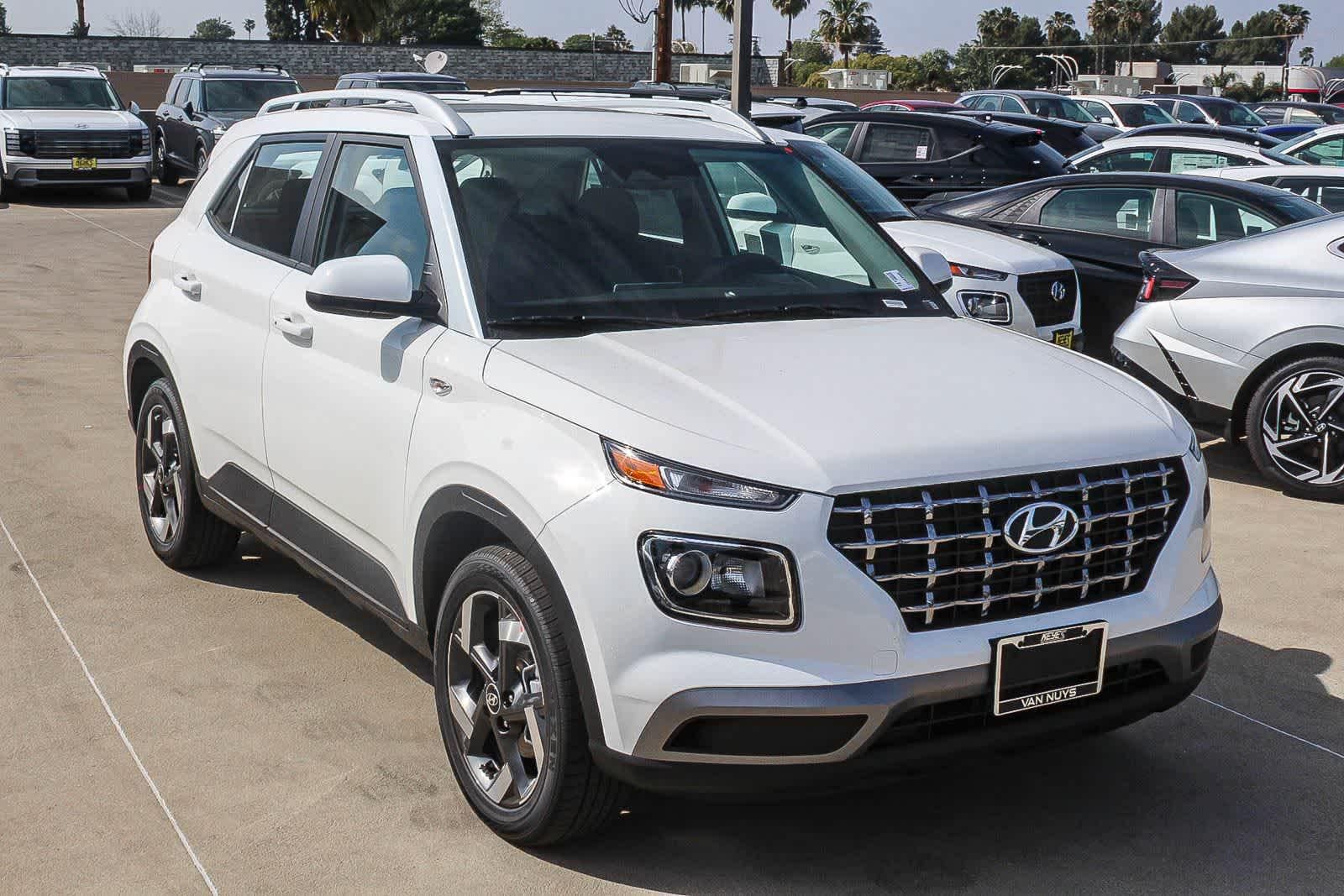 Thumbnail: 2026 Hyundai Venue - 3