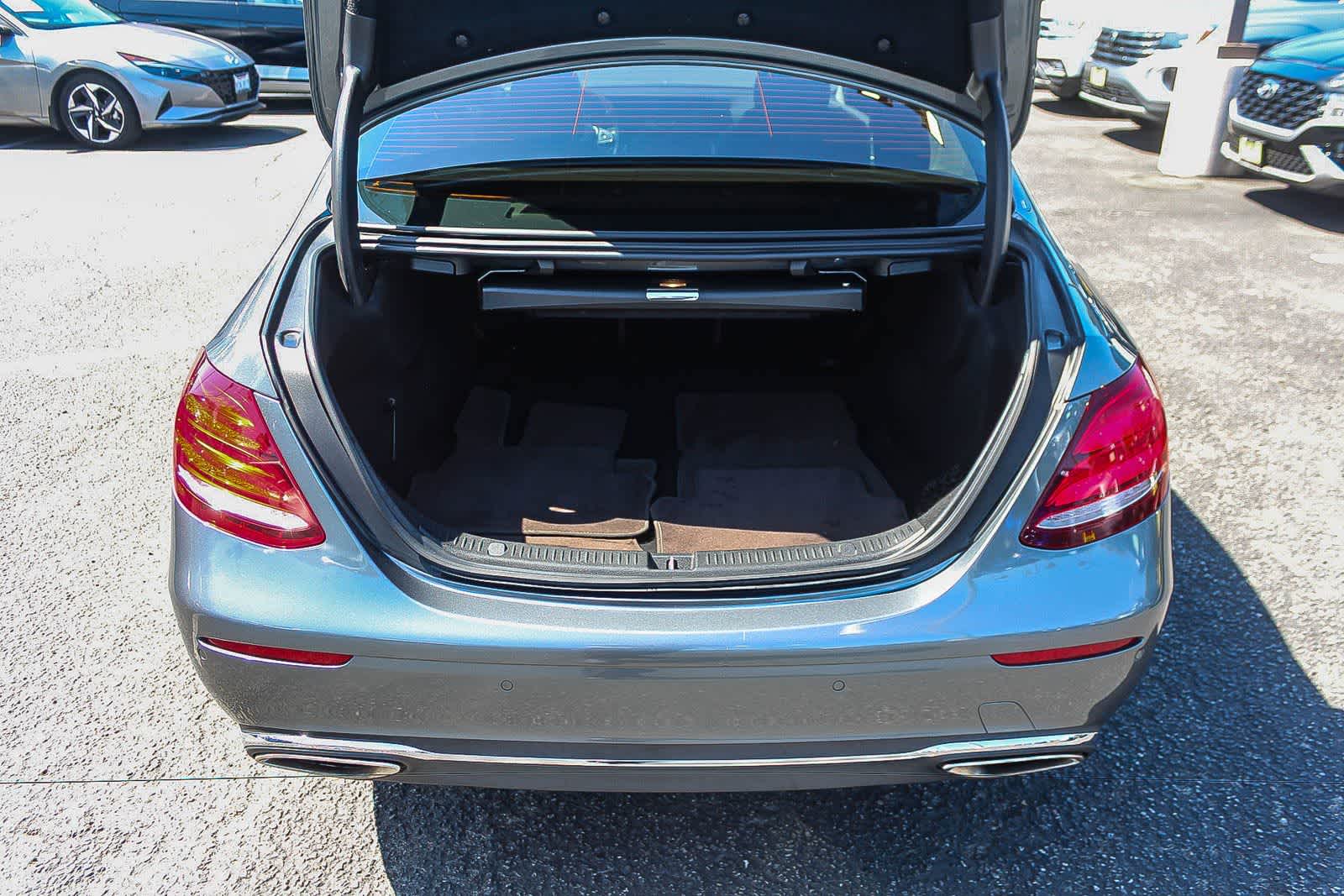 Thumbnail: 2017 Mercedes-Benz E-Class - 34