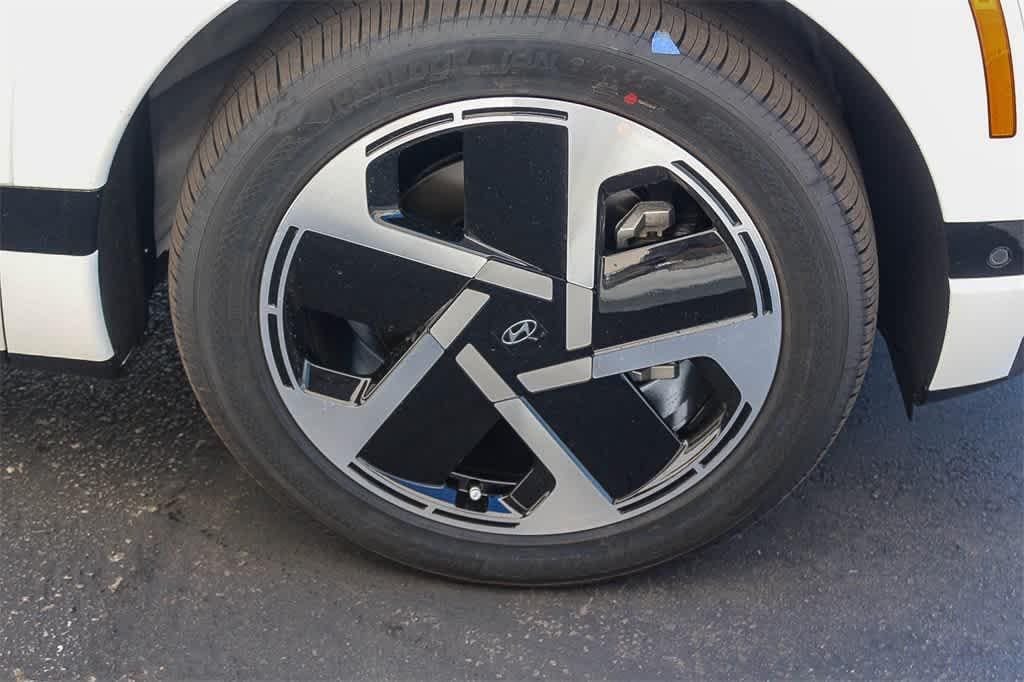 Thumbnail: 2026 Hyundai Ioniq - 9