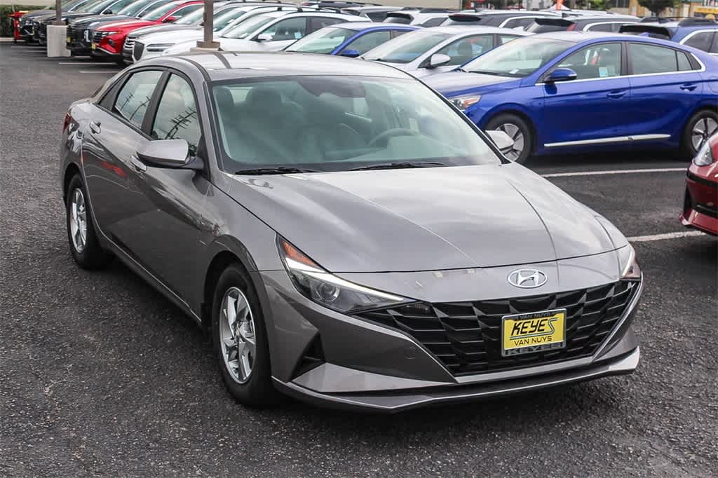 Thumbnail: 2023 Hyundai Elantra - 3