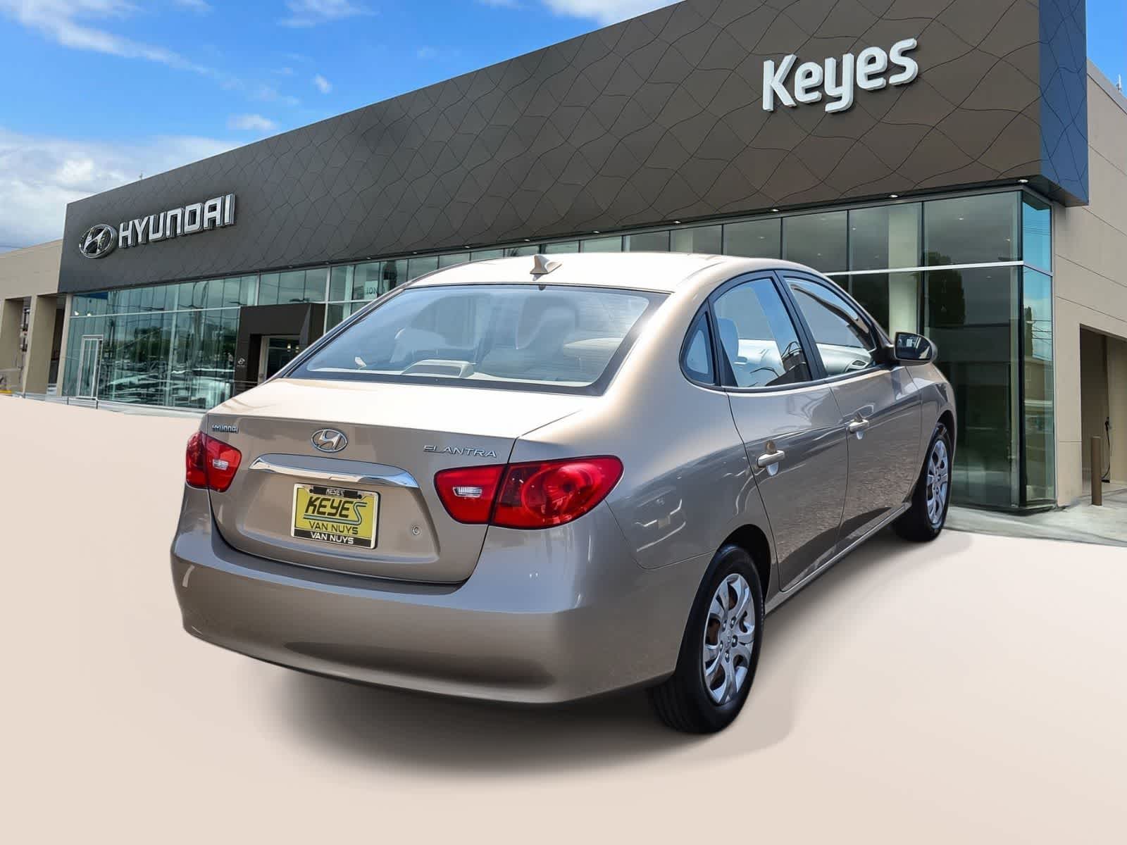 Thumbnail: 2010 Hyundai Elantra - 4