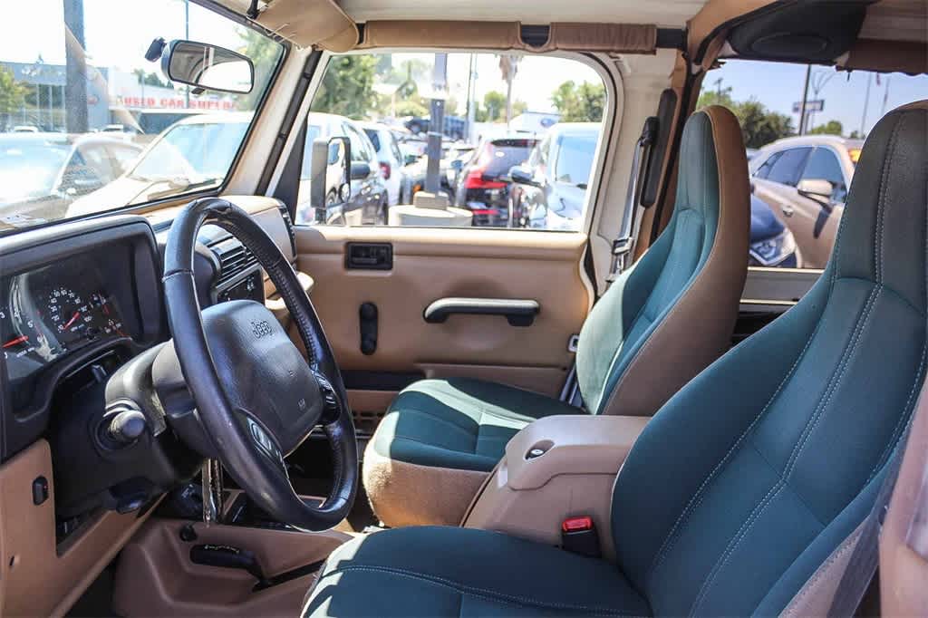 Thumbnail: 2002 Jeep Wrangler - 16