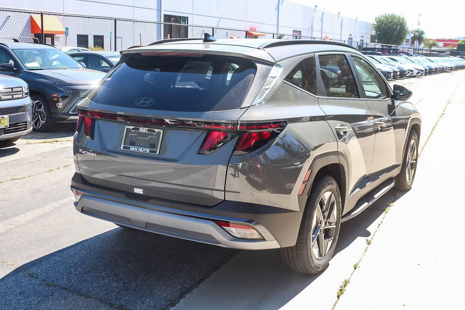 Thumbnail: 2026 Hyundai Tucson - 4