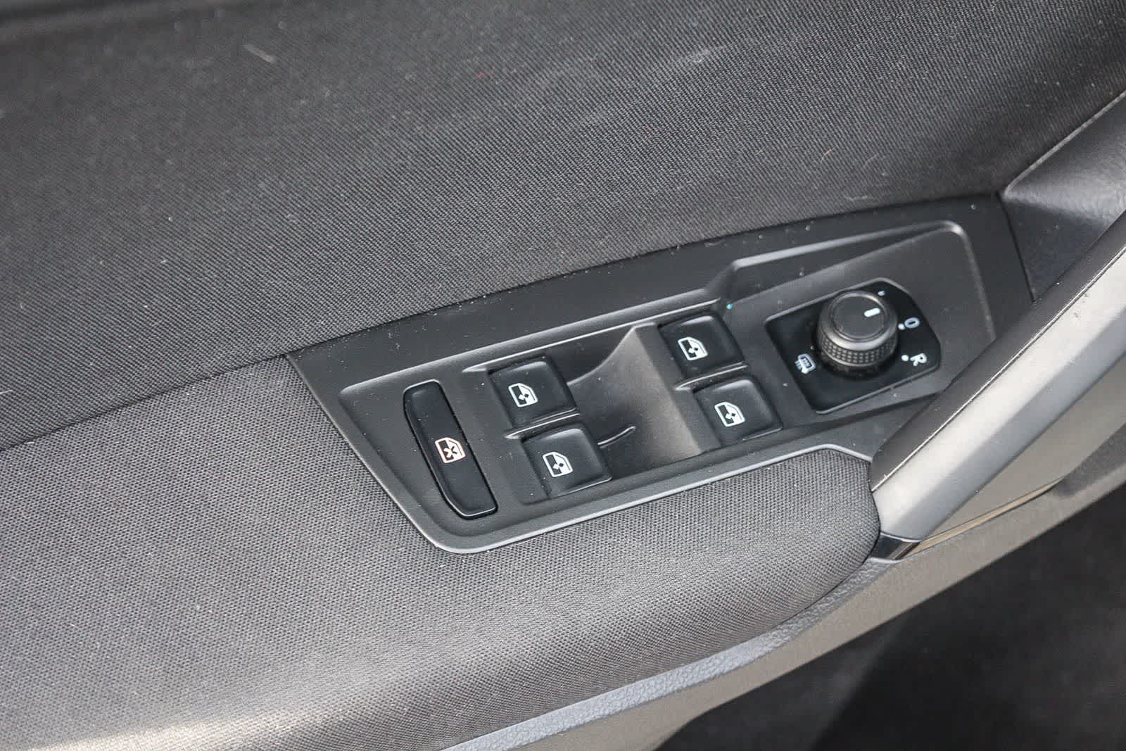 Thumbnail: 2019 Volkswagen Tiguan - 26