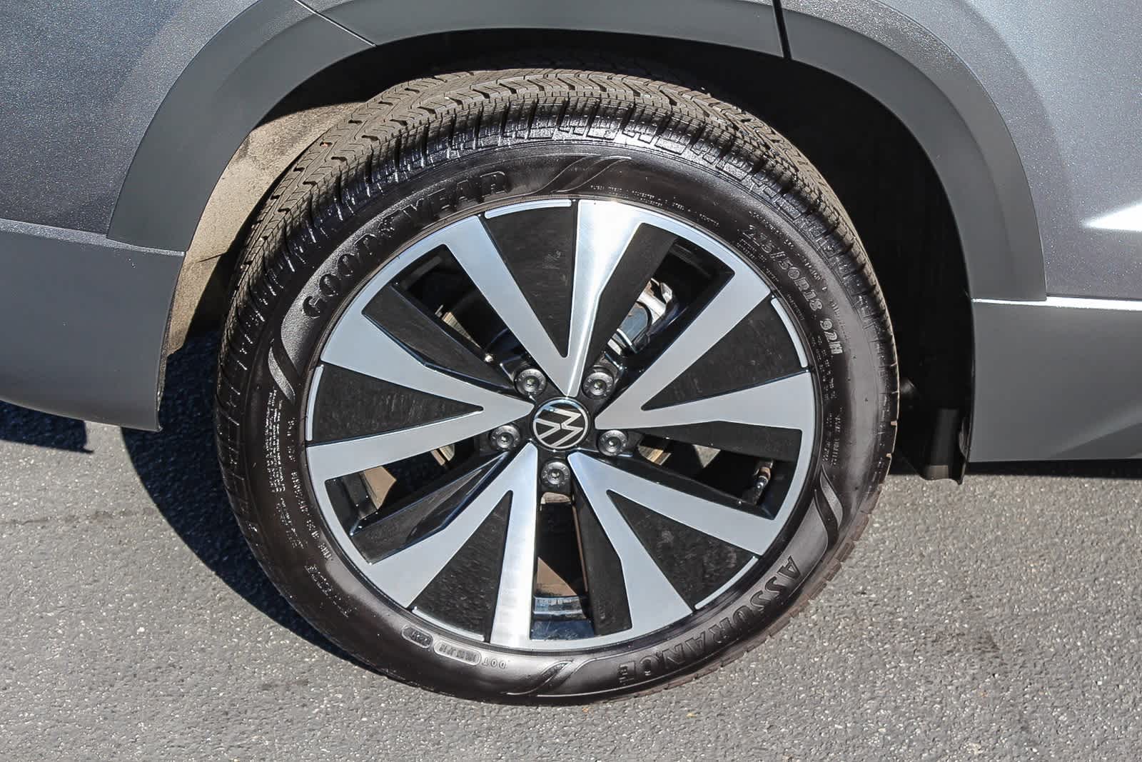 Thumbnail: 2024 Volkswagen Taos - 13