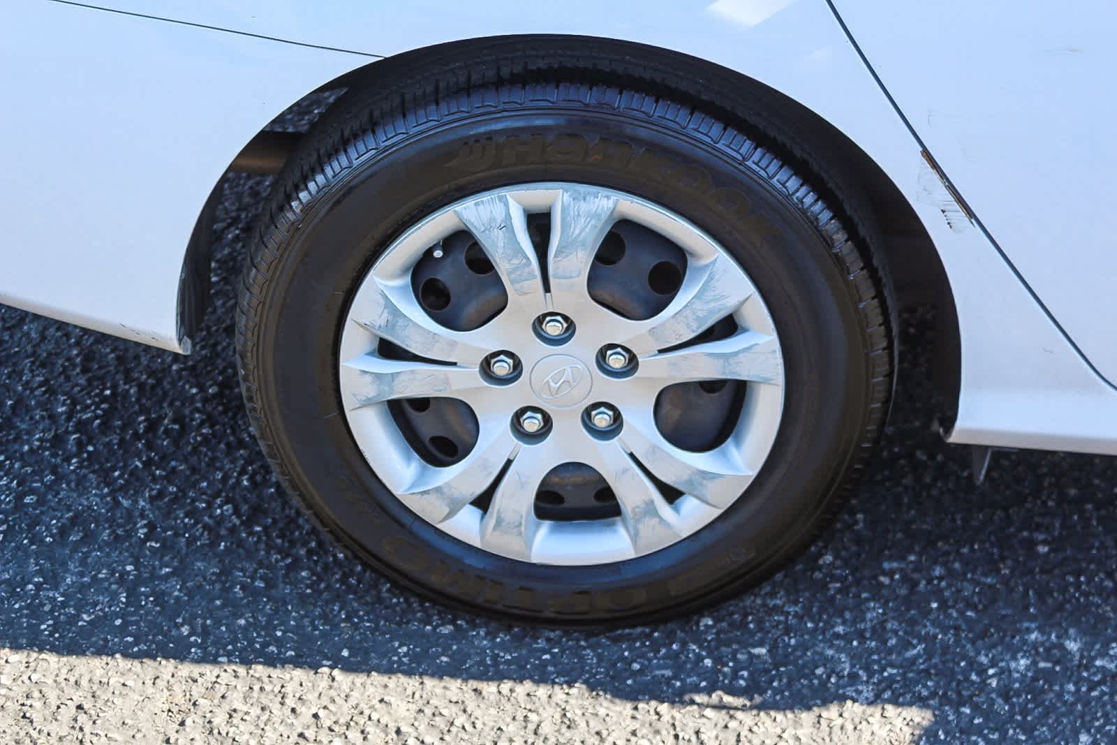 Thumbnail: 2010 Hyundai Elantra - 13