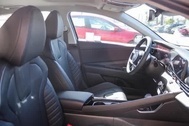 Thumbnail: 2025 Hyundai Elantra - 22