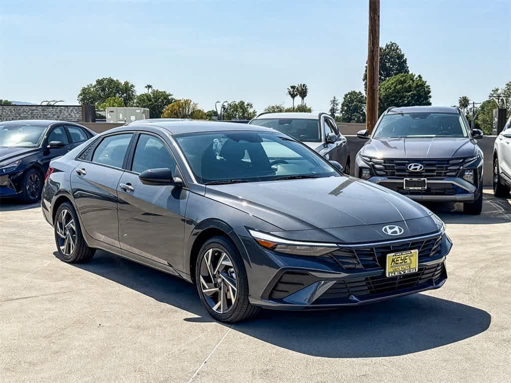 Thumbnail: 2025 Hyundai Elantra - 3