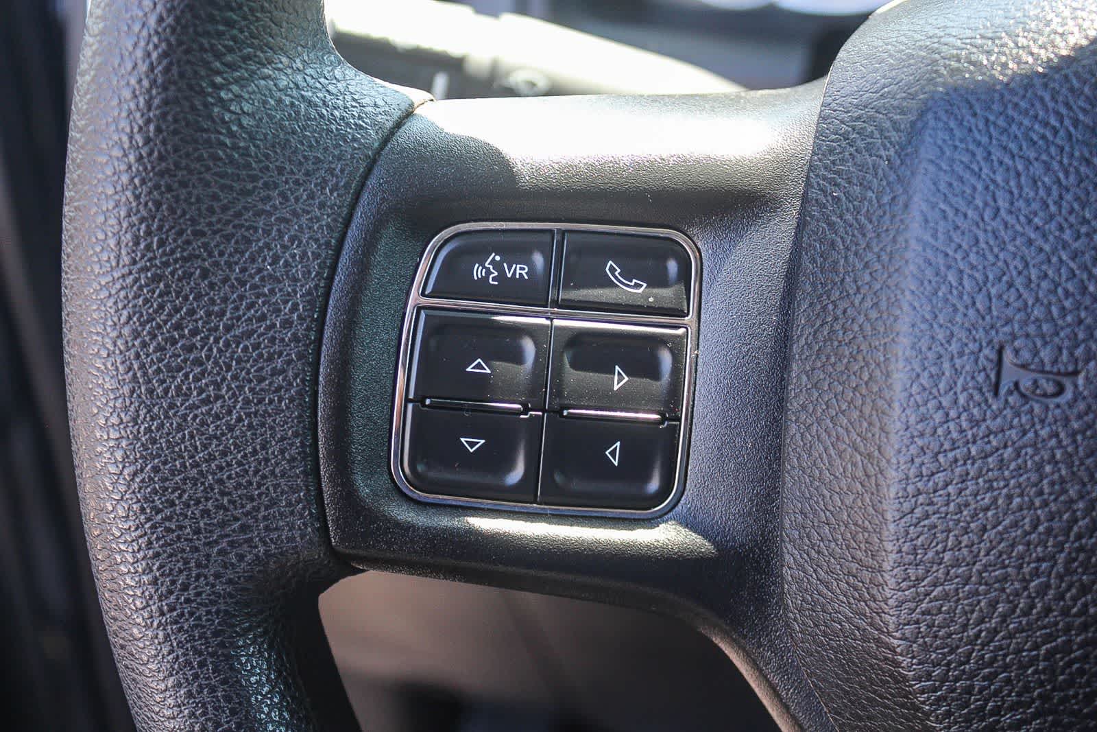 Thumbnail: 2020 RAM 1500 Classic - 31