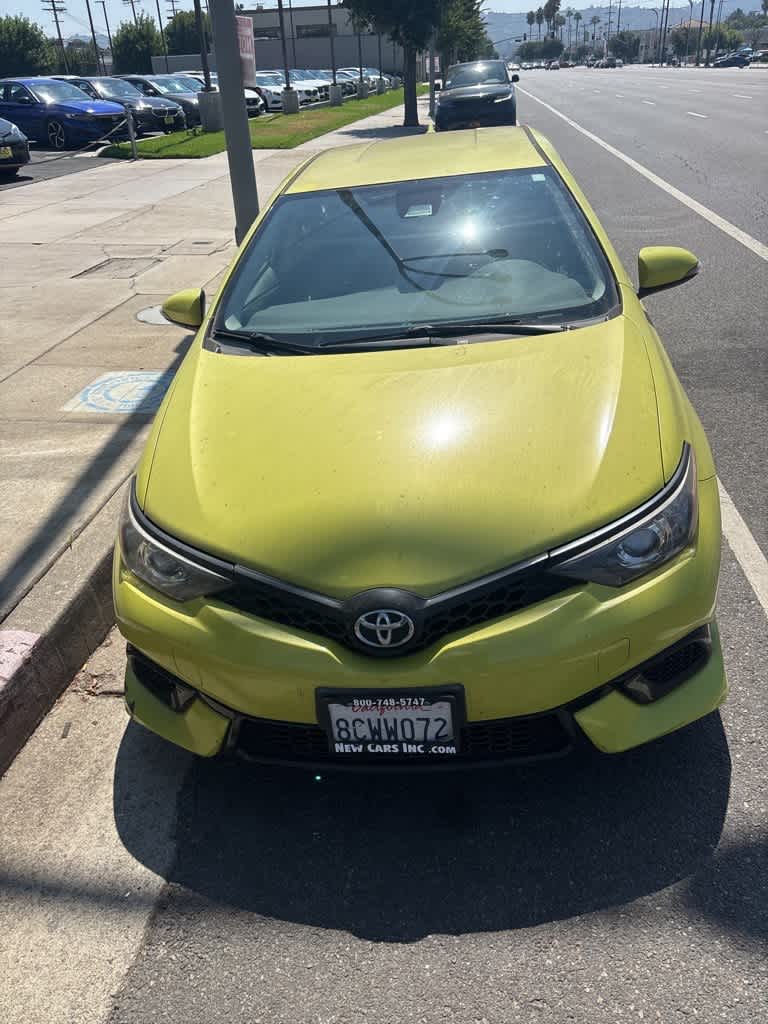 2018 Toyota Corolla iM Base -
                  Van Nuys, CA