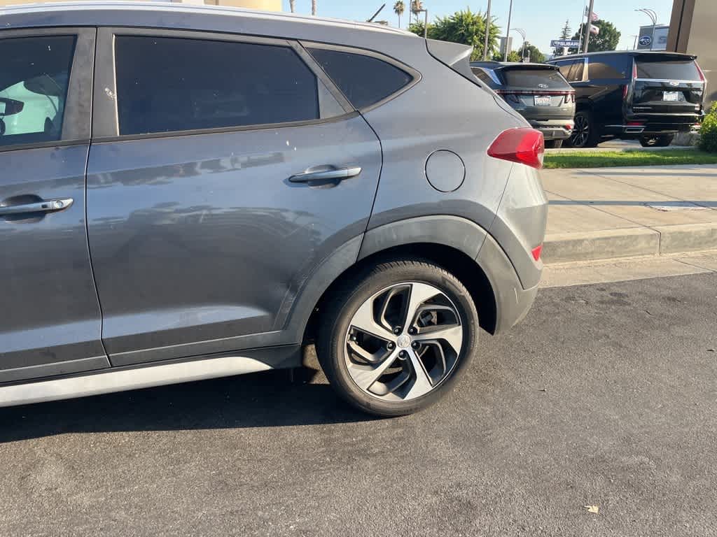 Thumbnail: 2017 Hyundai Tucson - 9