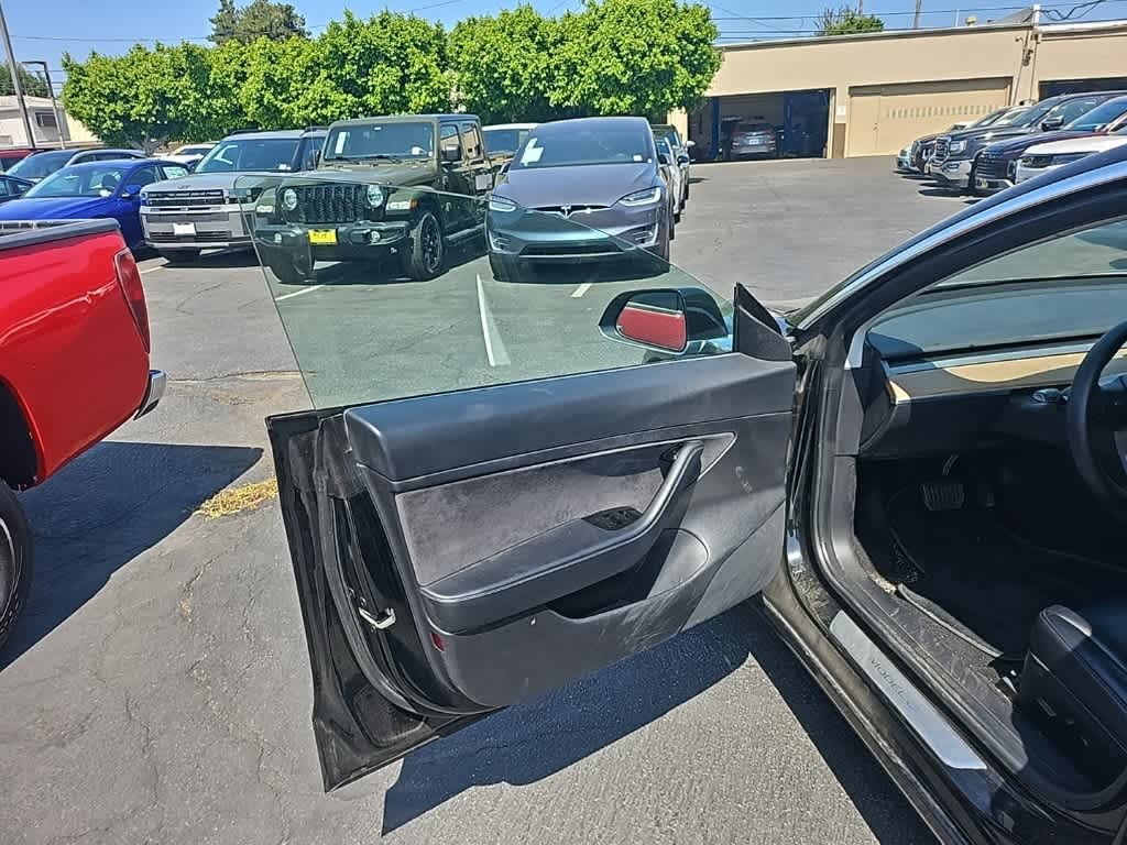 Thumbnail: 2020 Tesla Model 3 - 10