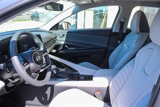 Thumbnail: 2025 Hyundai Elantra - 19