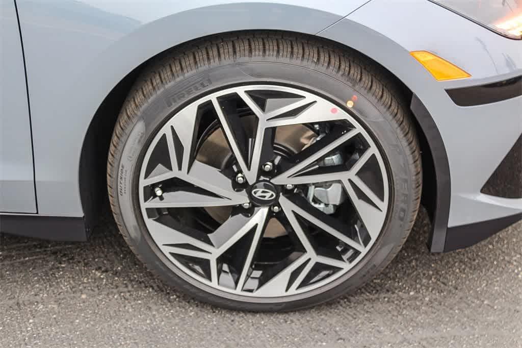 Thumbnail: 2025 Hyundai Ioniq 6 - 9