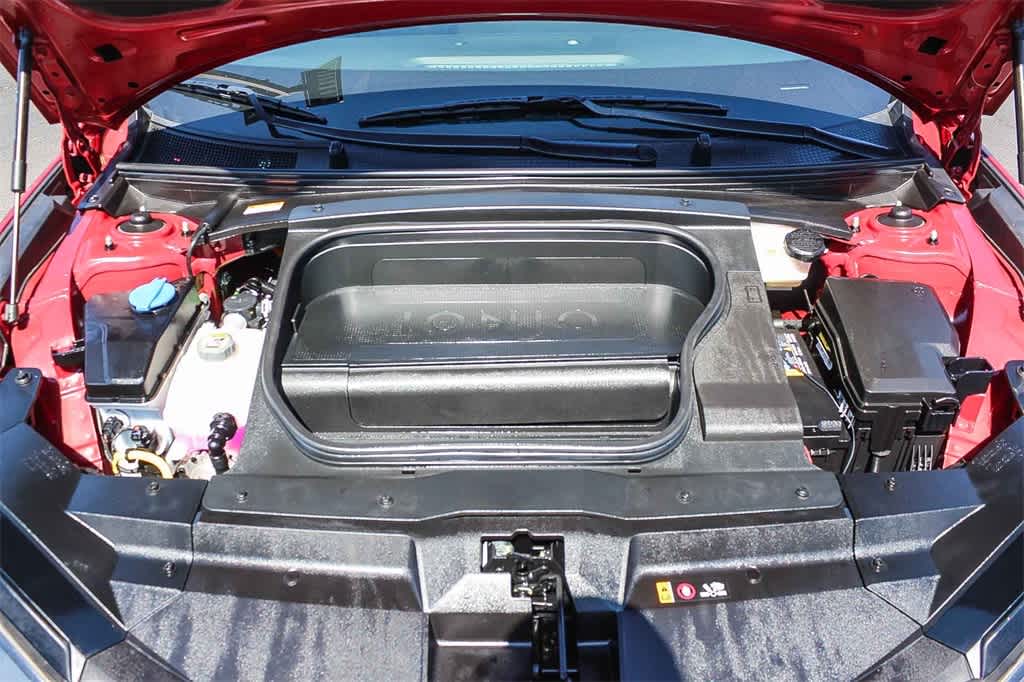 Thumbnail: 2023 Hyundai Ioniq 6 - 32