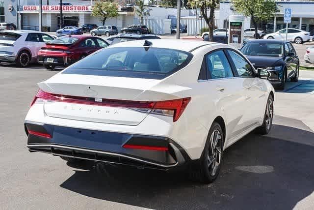 Thumbnail: 2025 Hyundai Elantra - 4