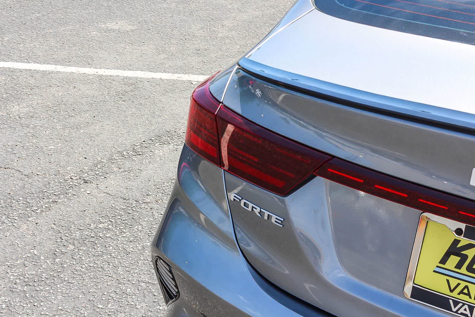 Thumbnail: 2022 Kia Forte - 8