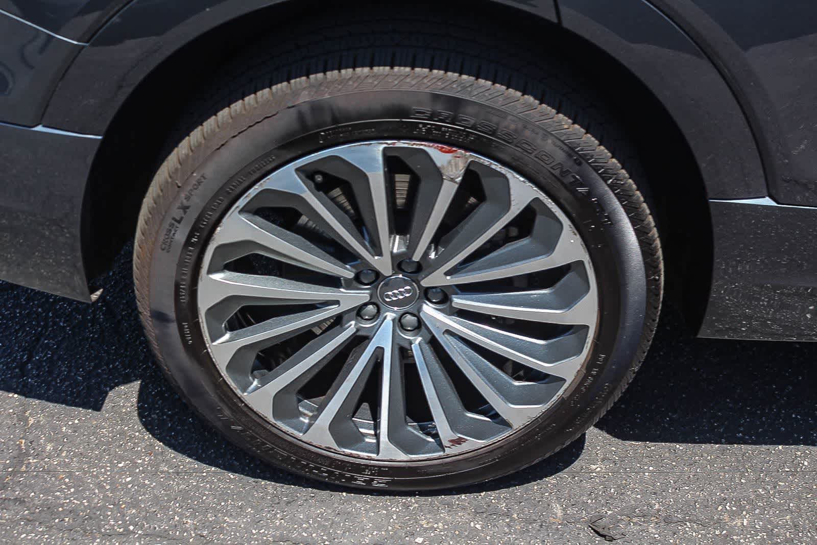 Thumbnail: 2019 Audi e-tron - 11
