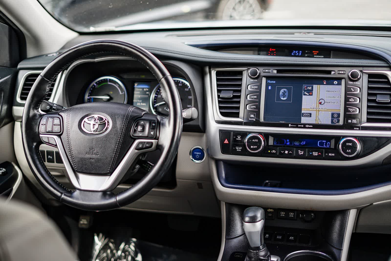 Thumbnail: 2017 Toyota Highlander - 16