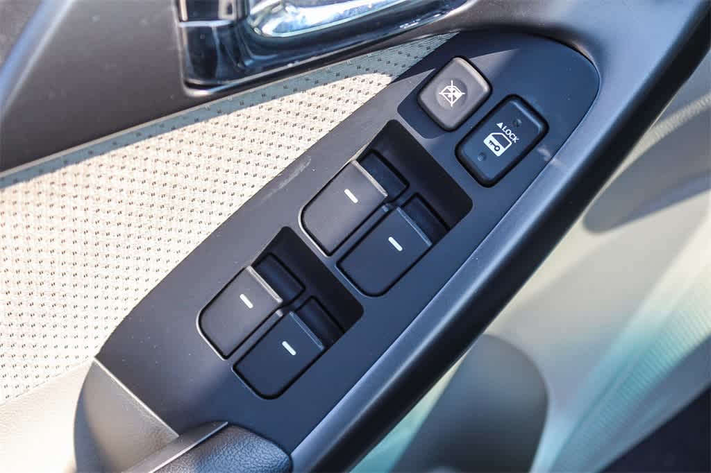 Thumbnail: 2013 Kia Forte - 20