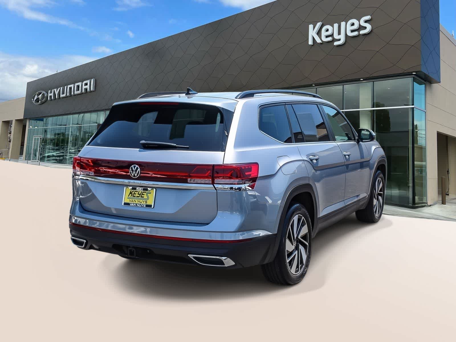Thumbnail: 2024 Volkswagen Atlas - 3