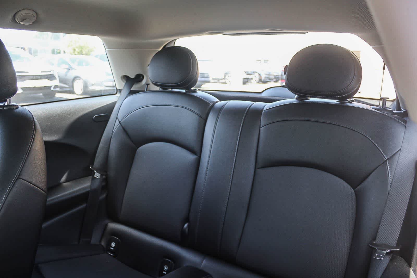 Thumbnail: 2017 MINI Cooper Hardtop - 23