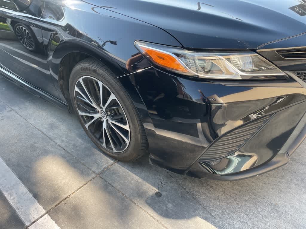 Thumbnail: 2018 Toyota Camry - 17