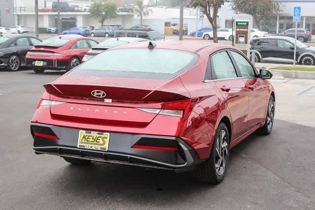 Thumbnail: 2025 Hyundai Elantra - 4