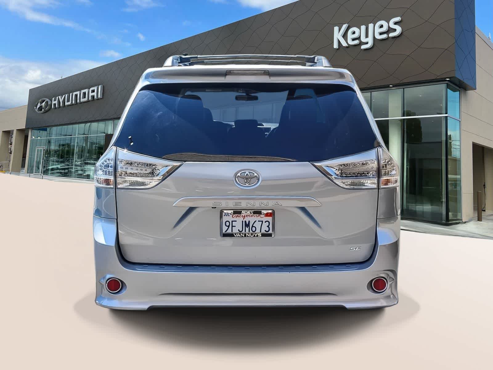 Thumbnail: 2011 Toyota Sienna - 6