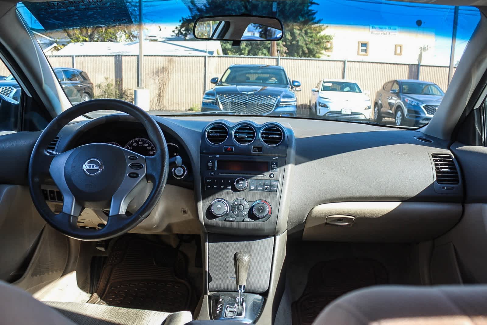 Thumbnail: 2012 Nissan Altima - 18