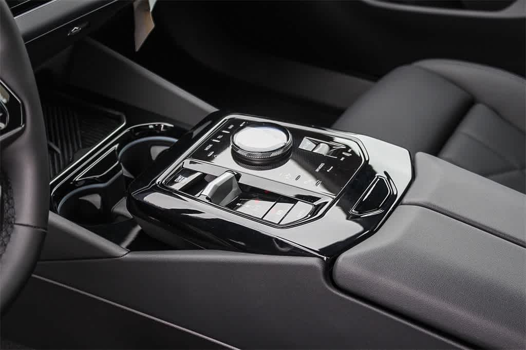 Thumbnail: 2024 BMW 5 Series - 19