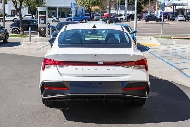 Thumbnail: 2025 Hyundai Elantra - 5