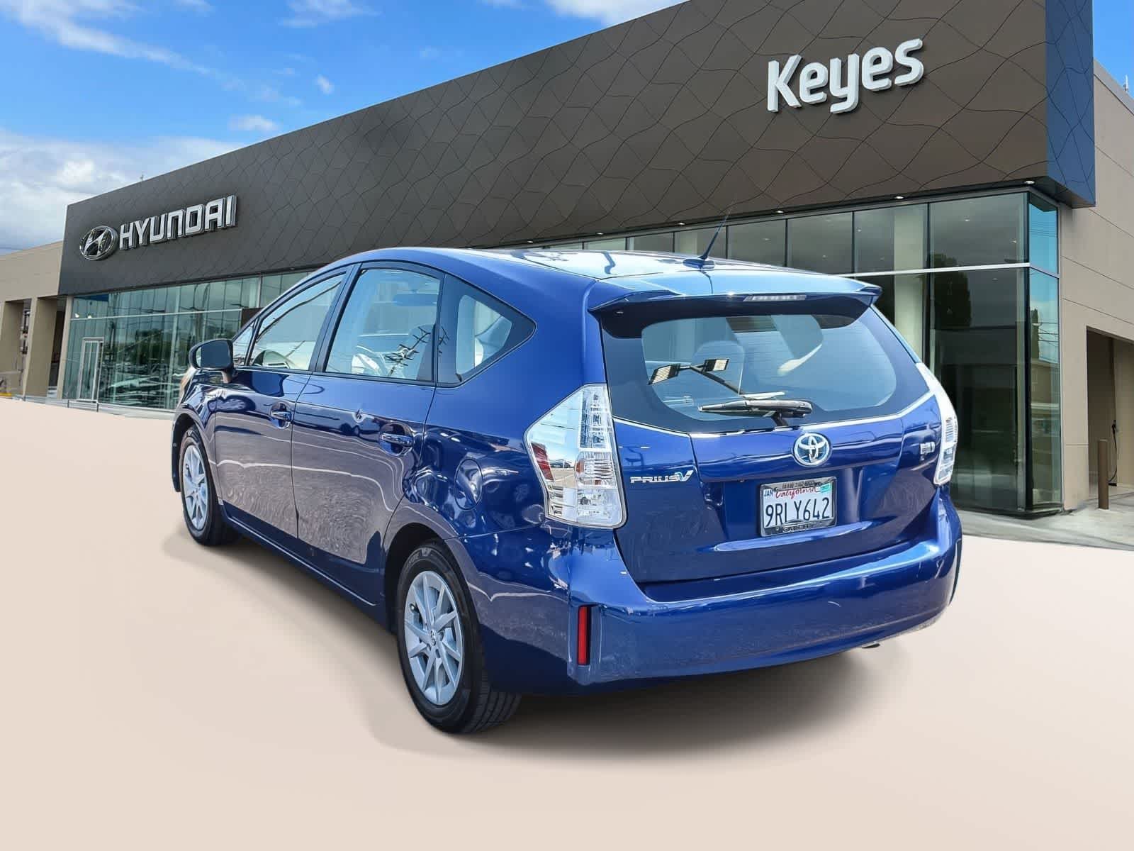 Thumbnail: 2012 Toyota Prius v - 7