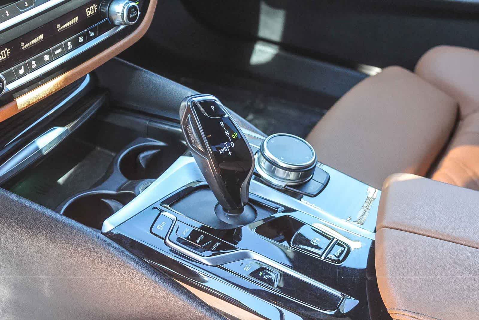 Thumbnail: 2023 BMW 5 Series - 23
