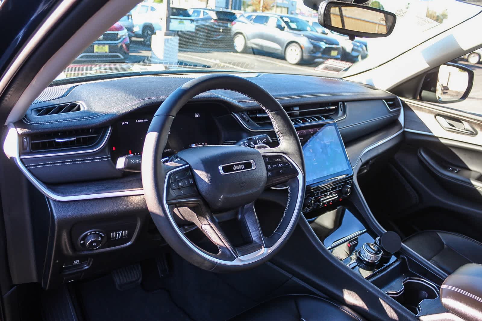 Thumbnail: 2023 Jeep Grand Cherokee - 24