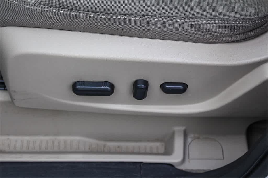 Thumbnail: 2014 Ford Escape - 21