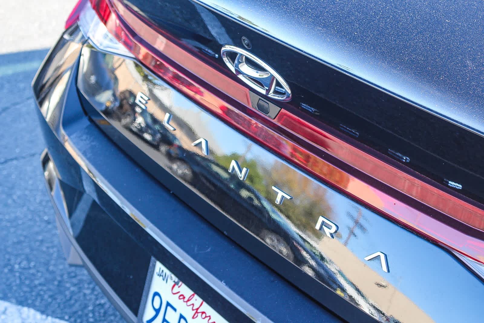 Thumbnail: 2023 Hyundai Elantra - 9