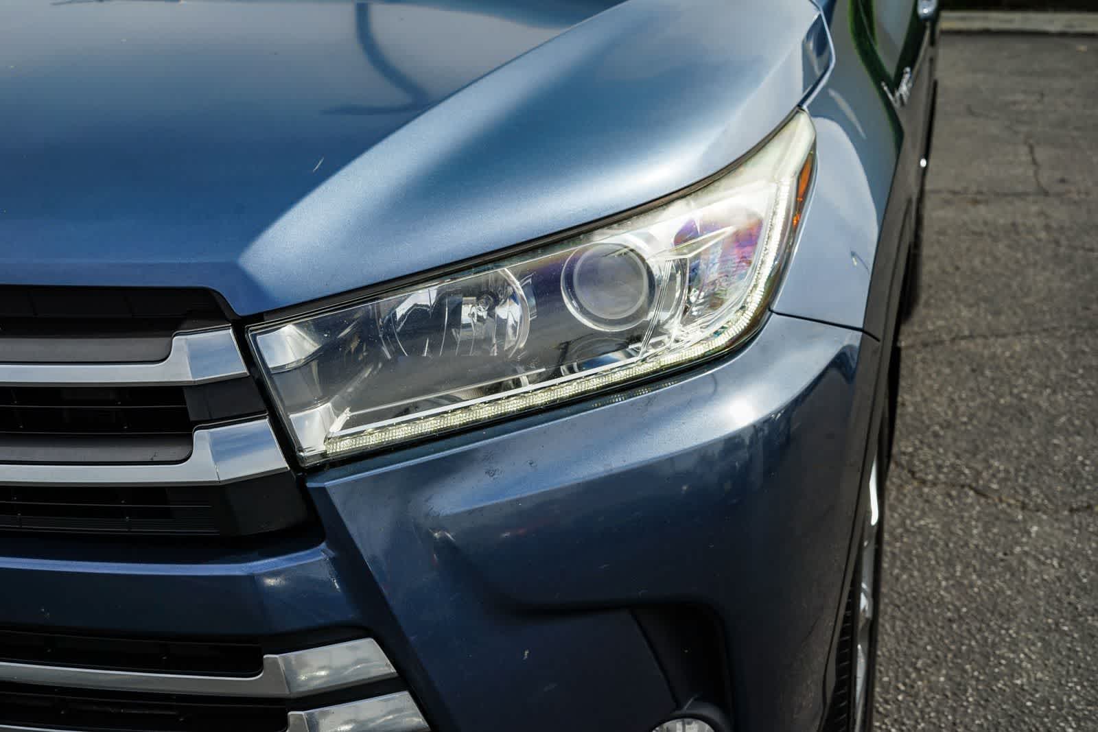 Thumbnail: 2017 Toyota Highlander - 8