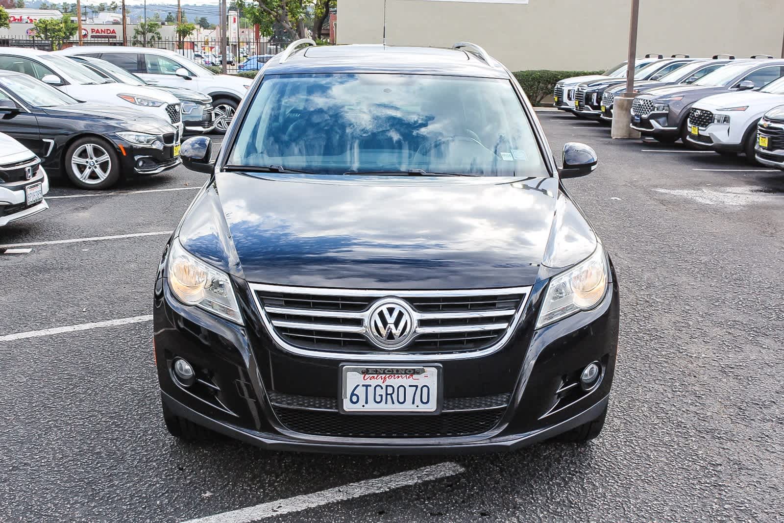 Thumbnail: 2011 Volkswagen Tiguan - 2