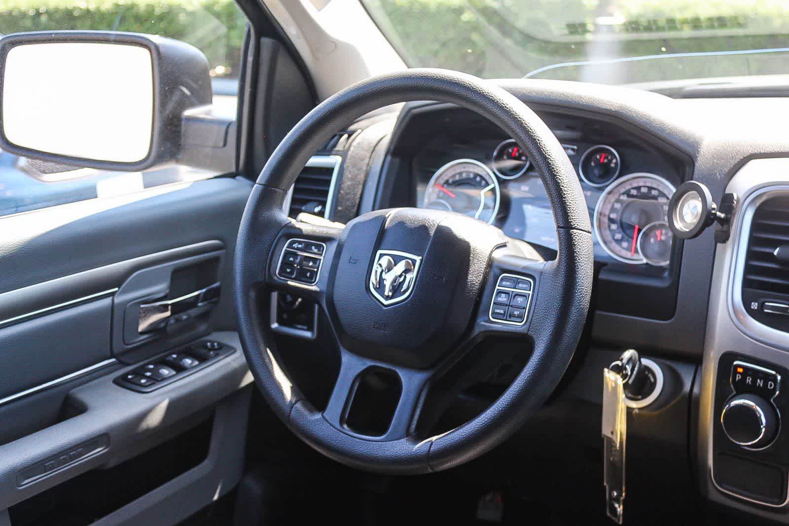 Thumbnail: 2020 RAM 1500 Classic - 19