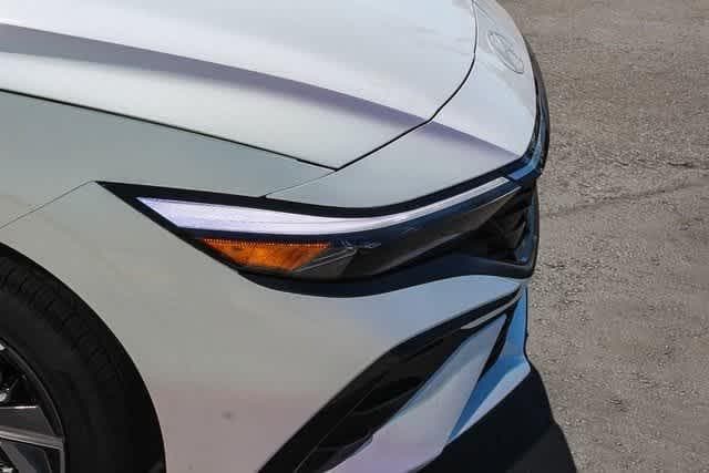 Thumbnail: 2025 Hyundai Elantra - 10