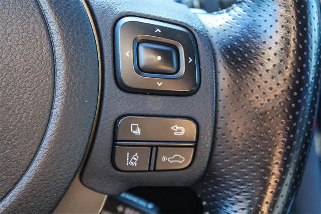 Thumbnail: 2022 Lexus IS - 33