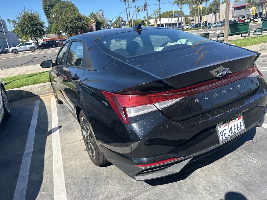 Thumbnail: 2023 Hyundai Elantra - 8