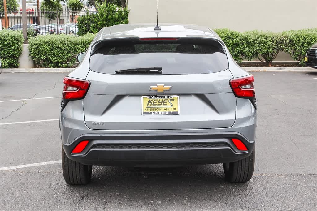 2024 Chevrolet Trax LS 5